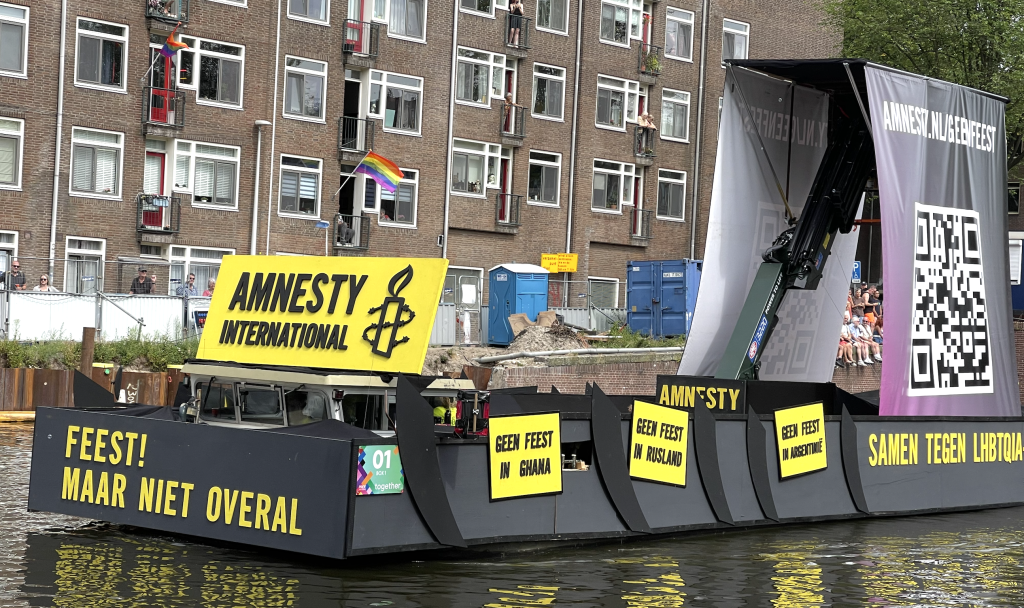 canal pride 2024: Boot Amnesty